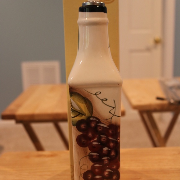 D'Lusso Olive Oil Bottle - Picture 2 of 5